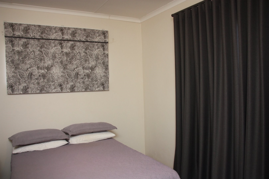 2 Bedroom Property for Sale in Langenhovenpark Free State